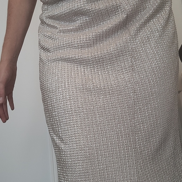 Wedding dress - Picture 16 of 16